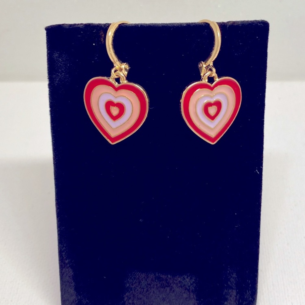 Vintage 70s costume heart earrings.